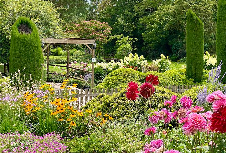 Visit a remarkable flower park just outside Toulouse Visit a remarkable flower park just outside Toulouse