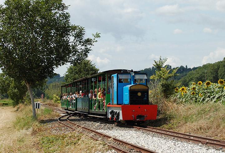 The Tarn tourist train : a trip back in time The Tarn tourist train : a trip back in time